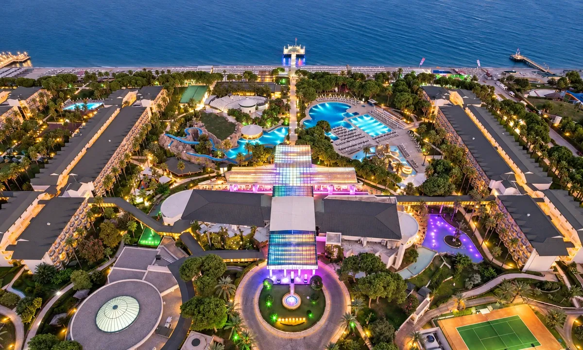 DOBEDAN WORLD PALACE KEMER